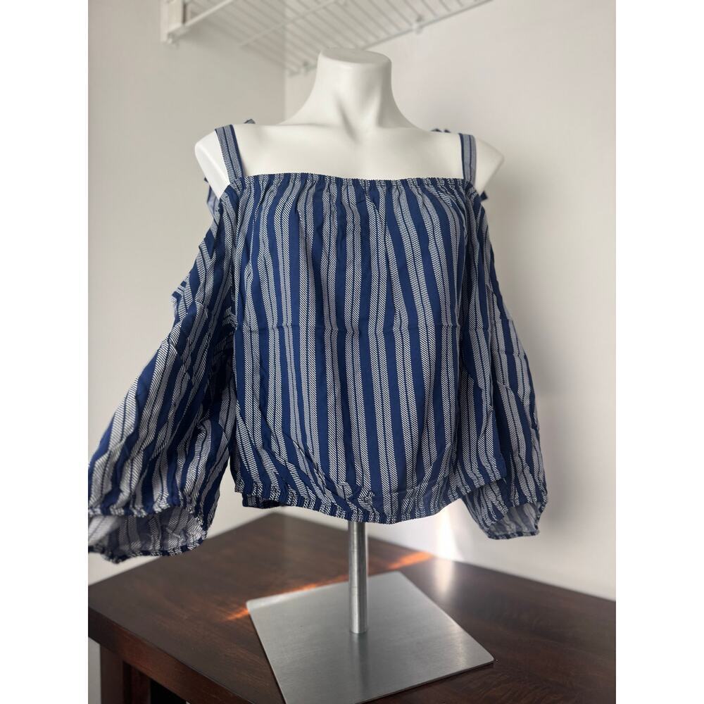 Torrid Navy Blue Striped Challis Crop, Off the Shoulder, Size 1X NWT